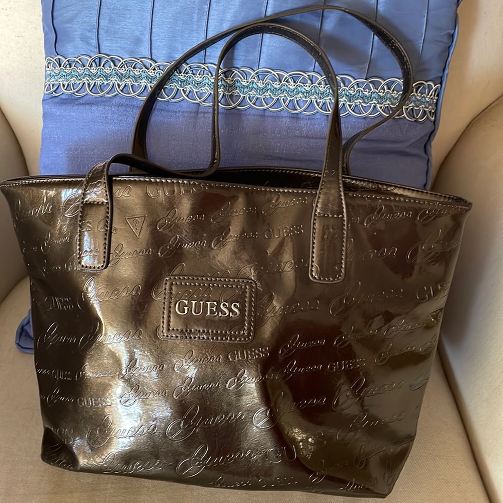Guess Bag pewter chocolate. In very good condition.